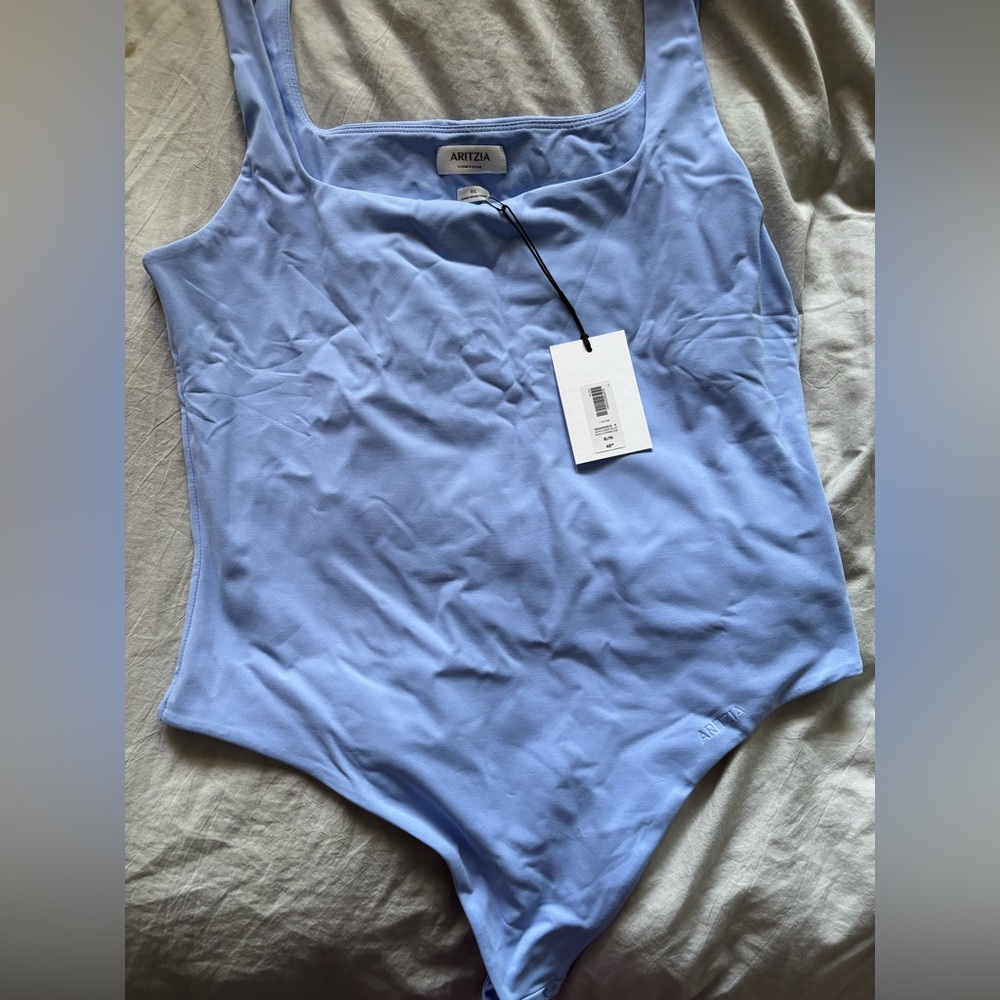 NWT Aritzia Original Contour Squareneck Bodysuit
